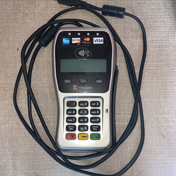 First Data FD130 Duo Terminal Credit Card Machine With Paper - Picture 2 of 7